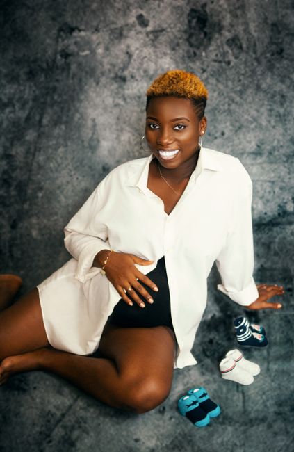 Femme enceinte portant un bola de grossesse - prix bola de grossesse | Petit Murmure