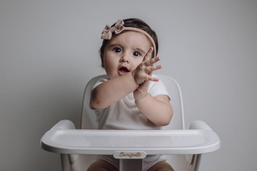 Bracelet maman-bébé : le bijou du lien (symbolique, modèles, comment choisir) | Petit Murmure