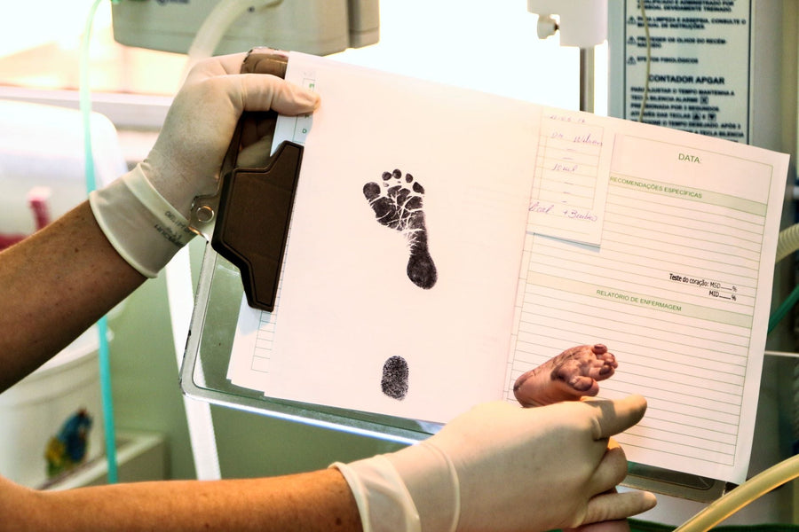 Empreinte main de bébé : techniques et idées pour un souvenir réussi | Petit Murmure